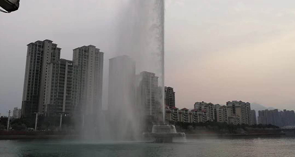 ��Դ���S���߇��Ԅ�(d��ng)��ϵ�y(t��ng)����